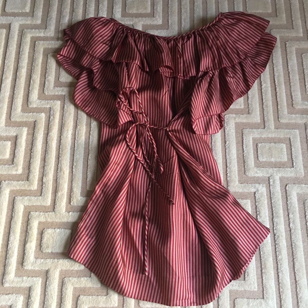 100% SILK RUFFLED TOP - Picture 2 of 8